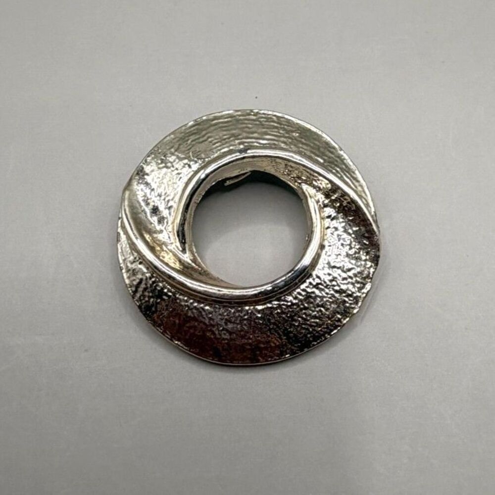 Silpada Hammered Silver Tone Modernist Swirl Circle Brooch Signed Designer Pin